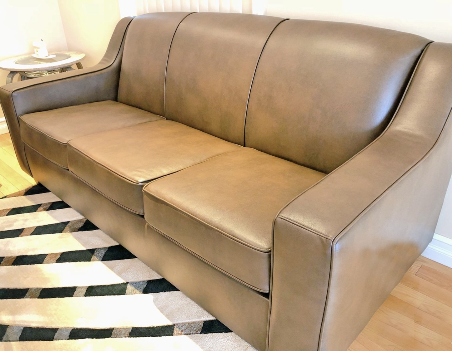 BEBE0DF9-6491-4A42-A4C7-DB1C4CB4D8C2